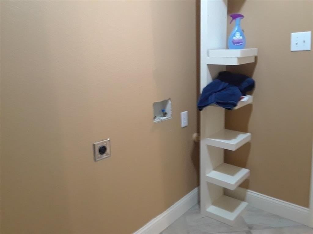 2428 Collier Dr - Photo 6 of 21