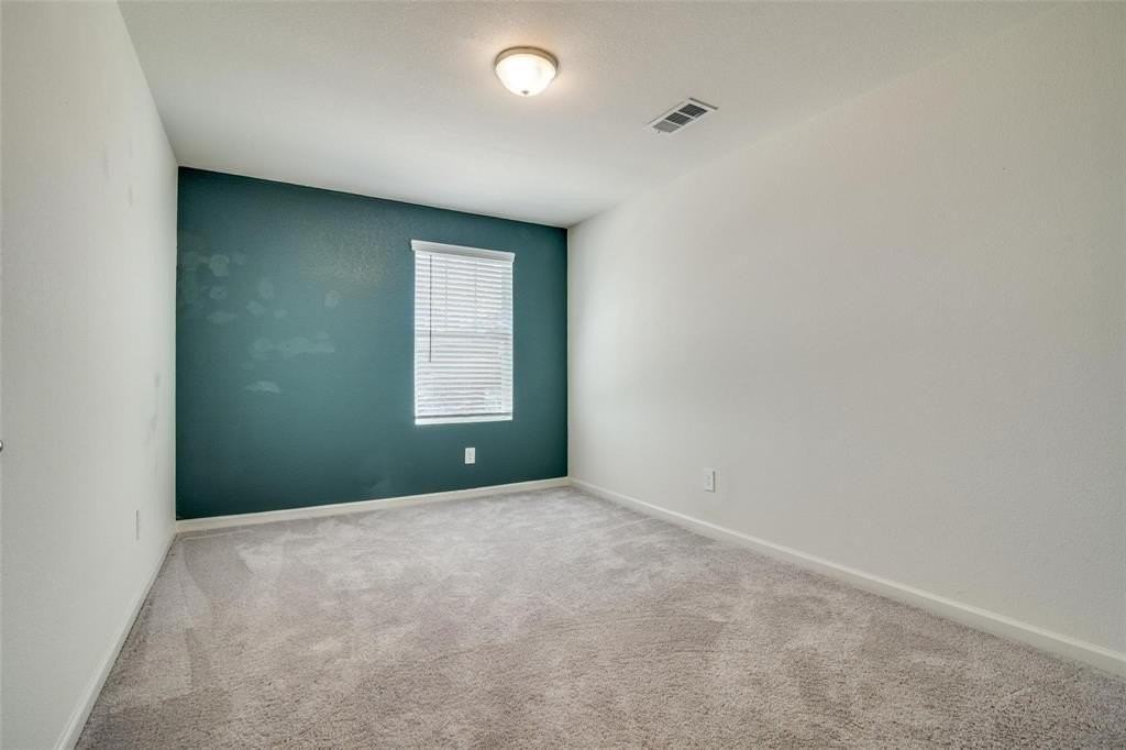 731 Yorkshire Dr - Photo 4 of 32