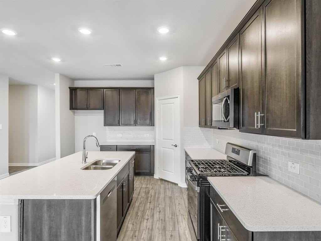 2256 Bellatrix Dr - Photo 5 of 24