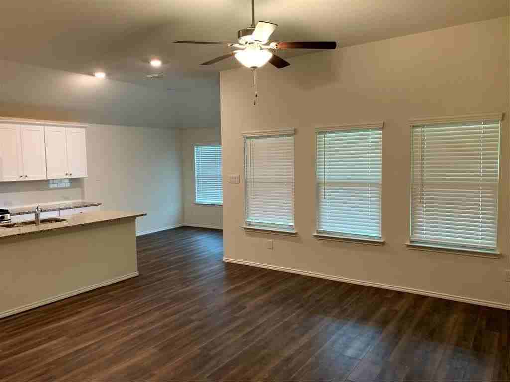 2444 Larimar Dr - Photo 7 of 28