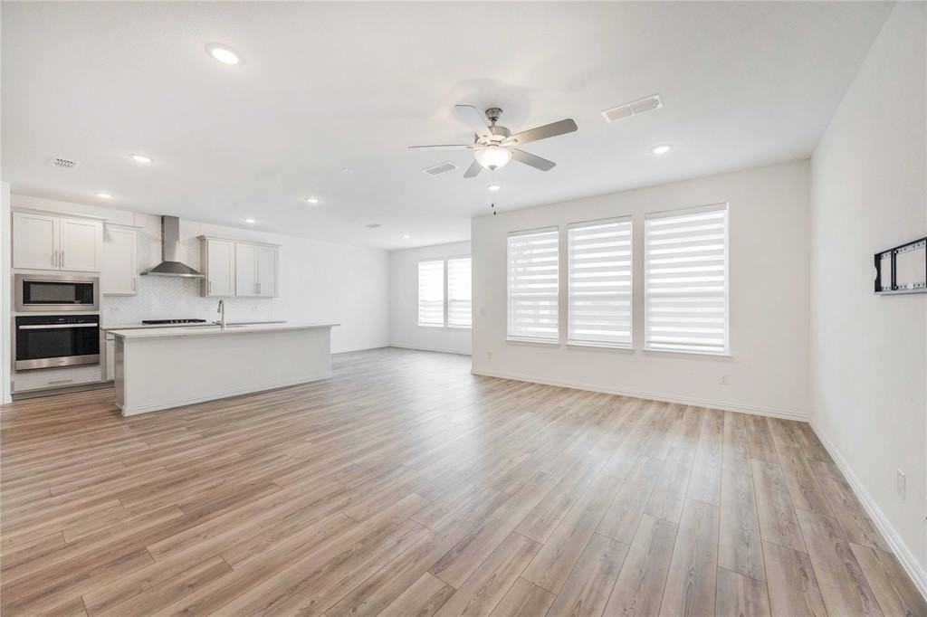 345 Willowmore Dr - Photo 5 of 30