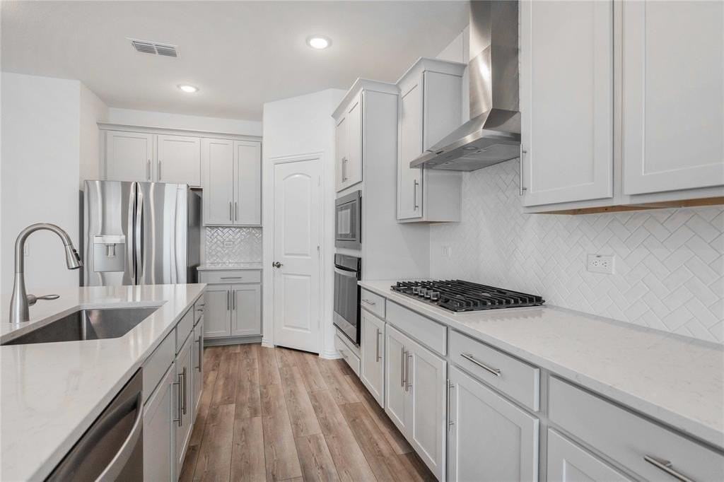 345 Willowmore Dr - Photo 7 of 30