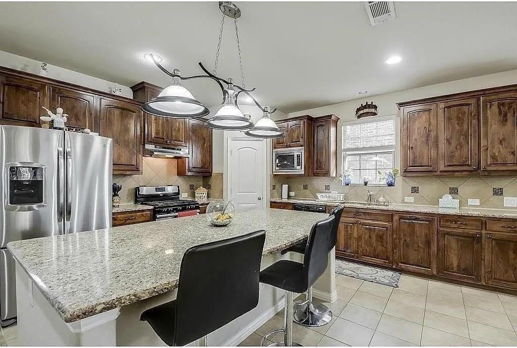 212 Chester Dr - Photo 6 of 34