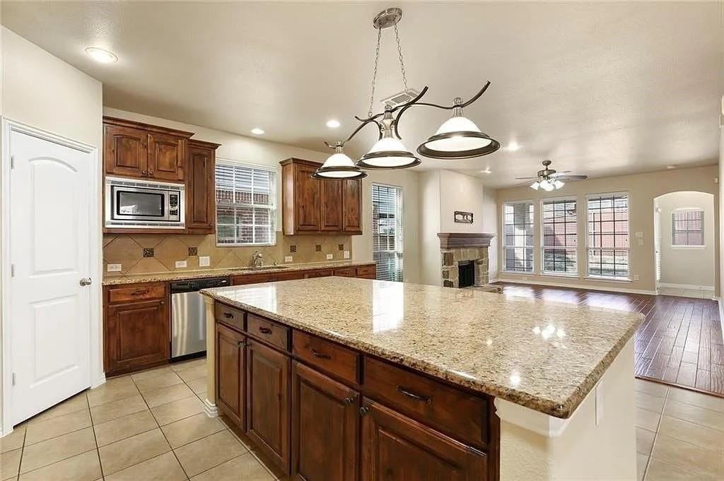 212 Chester Dr - Photo 7 of 34