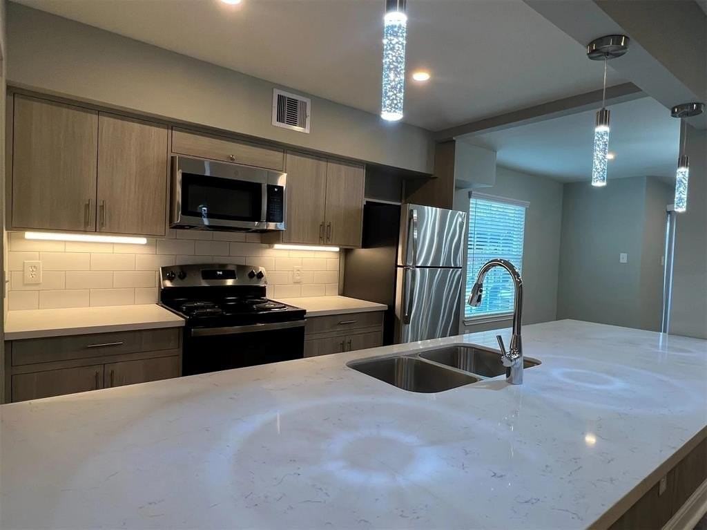 8003 Woodway Dr #0107 - Photo 5 of 13