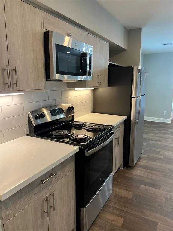 8003 Woodway Dr #0107 - Photo 6 of 13