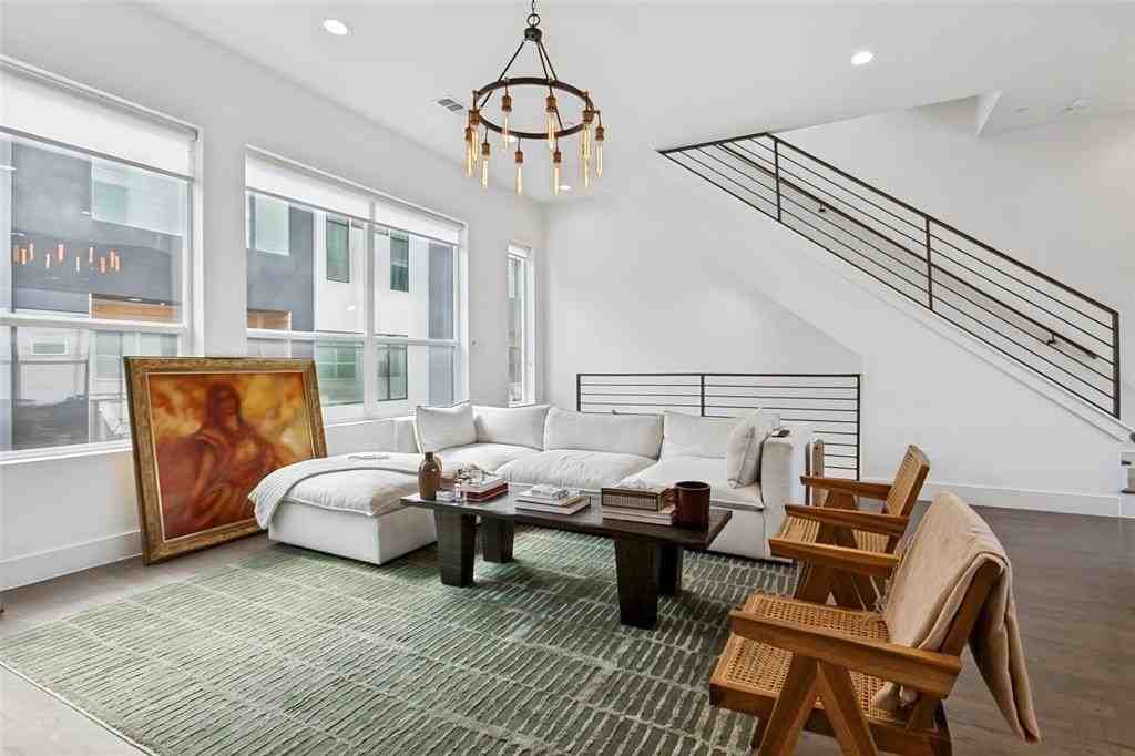 2319 Kirby St #102 - Photo 3 of 31