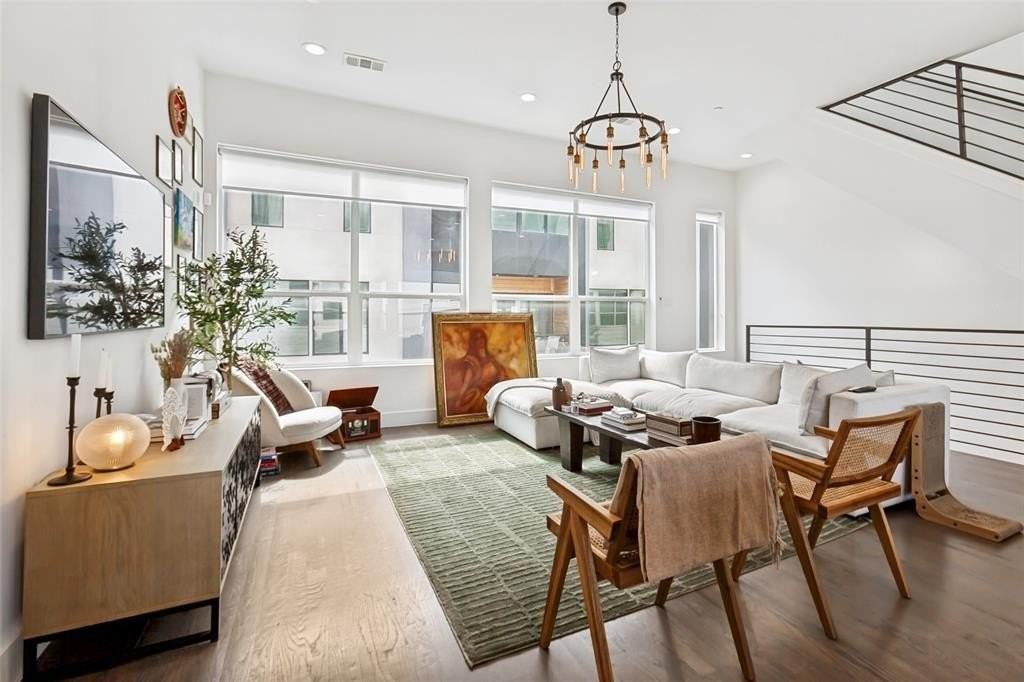 2319 Kirby St #102 - Photo 4 of 31