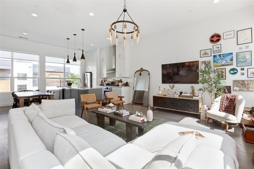 2319 Kirby St #102 - Photo 6 of 31