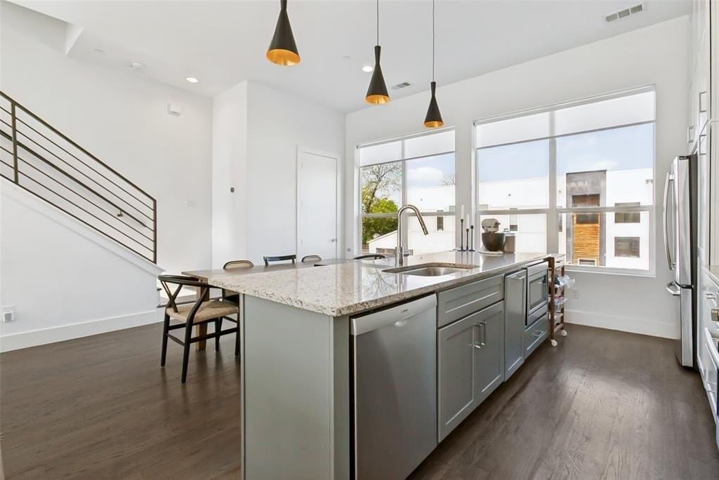 2319 Kirby St #102 - Photo 7 of 31