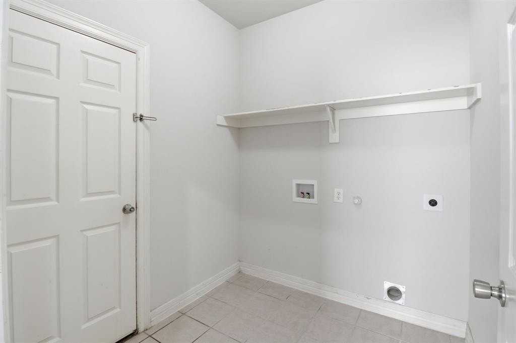 4521 Worchester Ln - Photo 5 of 27