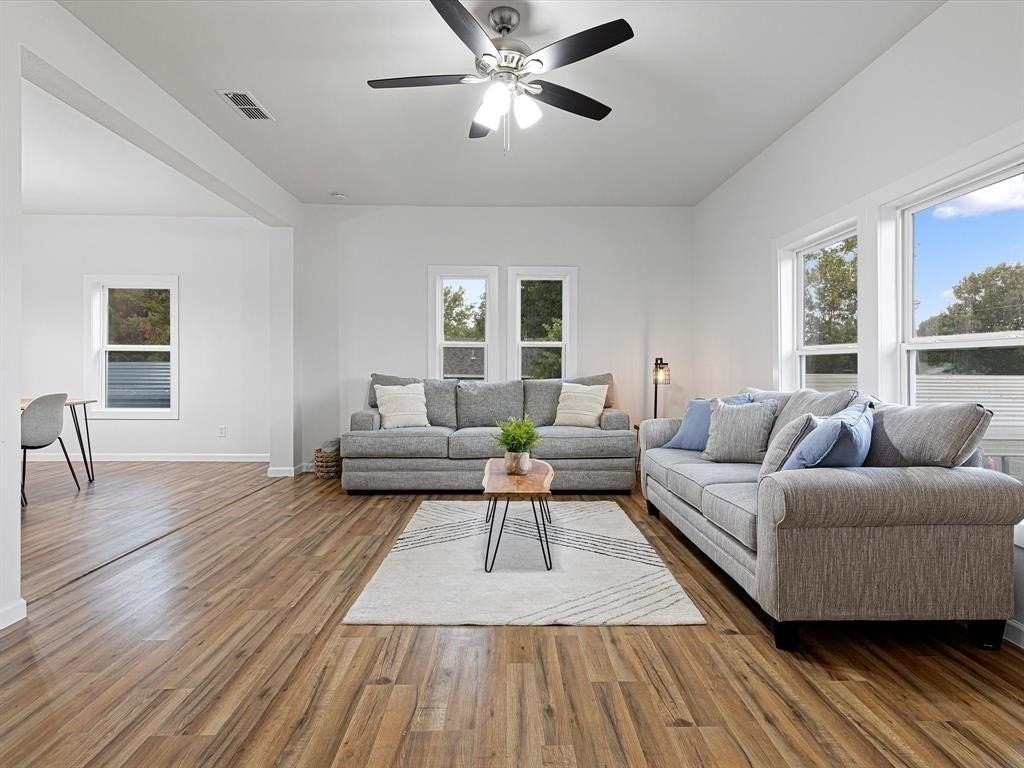 611 Cherry St - Photo 2 of 38