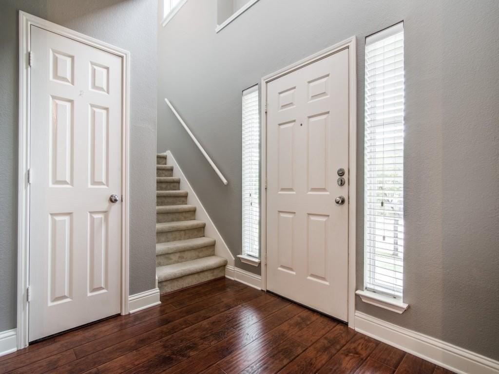 10120 Cherry Hill Ln - Photo 4 of 25