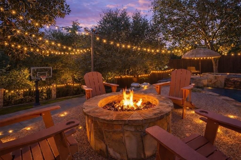 1088 Pondview Dr - Photo 3 of 40