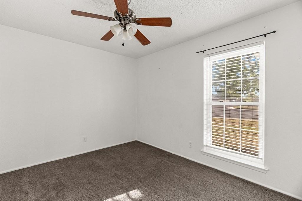 5000 Buffalo Ave - Photo 7 of 24