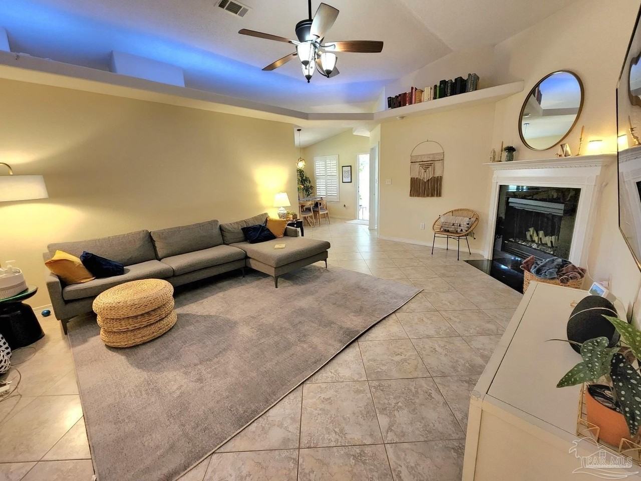 876 Miramar Dr - Photo 5 of 23