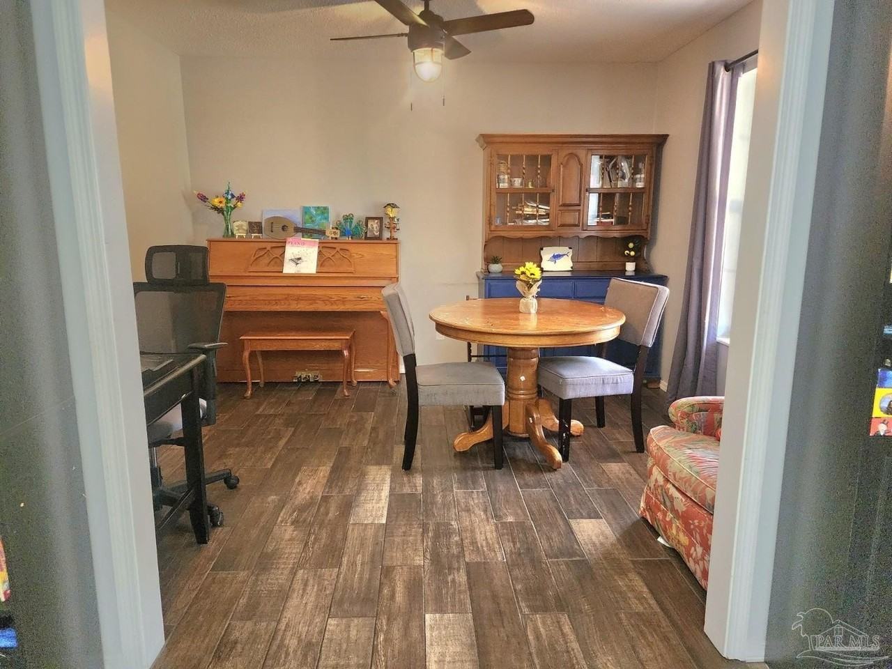 7895 Bay Meadows Dr - Photo 4 of 22