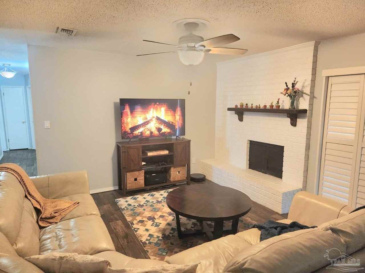 7895 Bay Meadows Dr - Photo 6 of 22