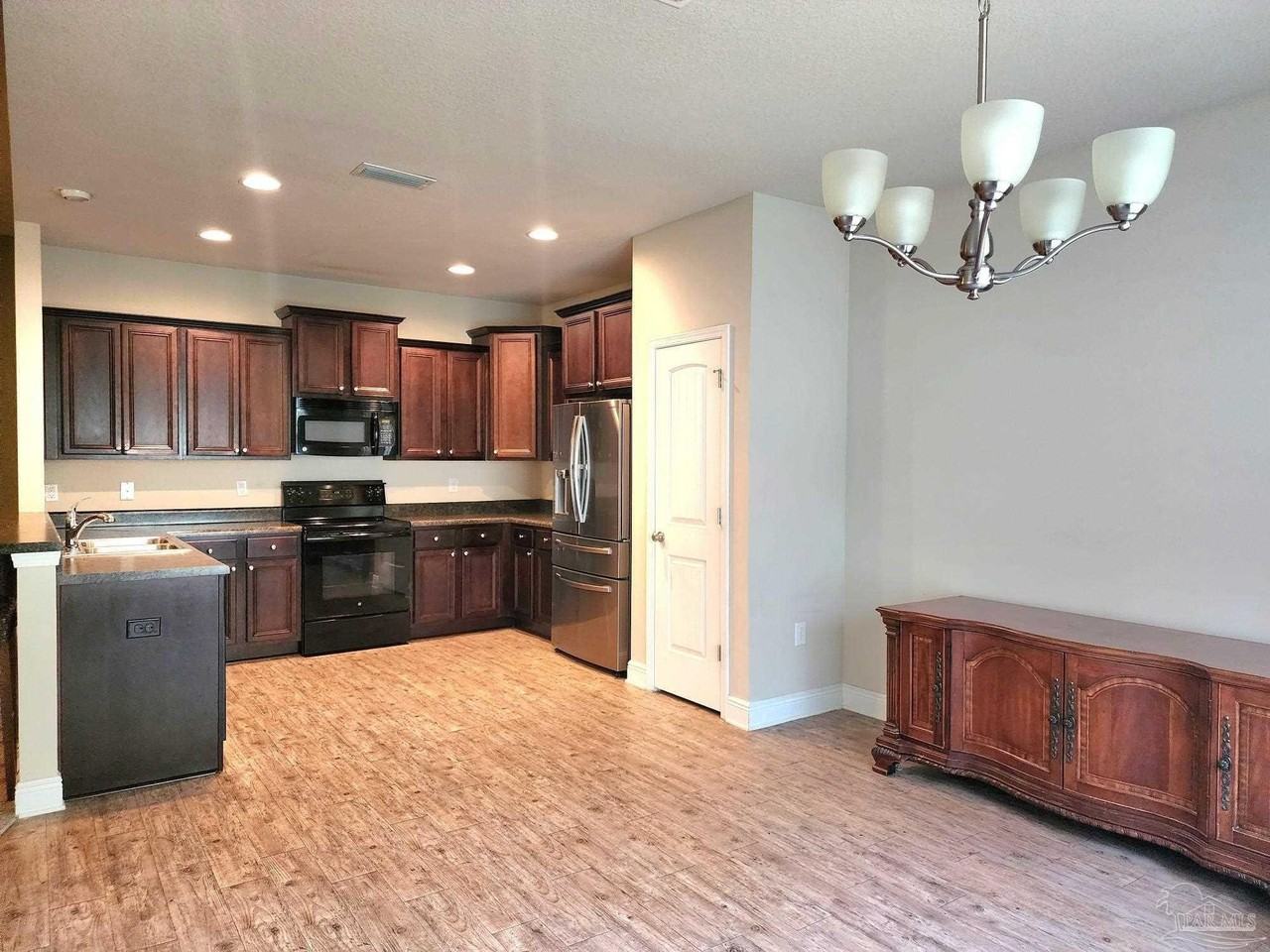 8609 Bucklebury Dr - Photo 6 of 21