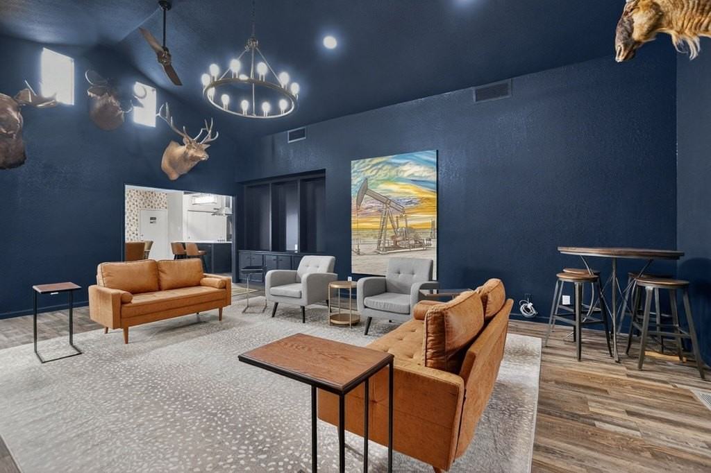 2218 N H St - Photo 7 of 25