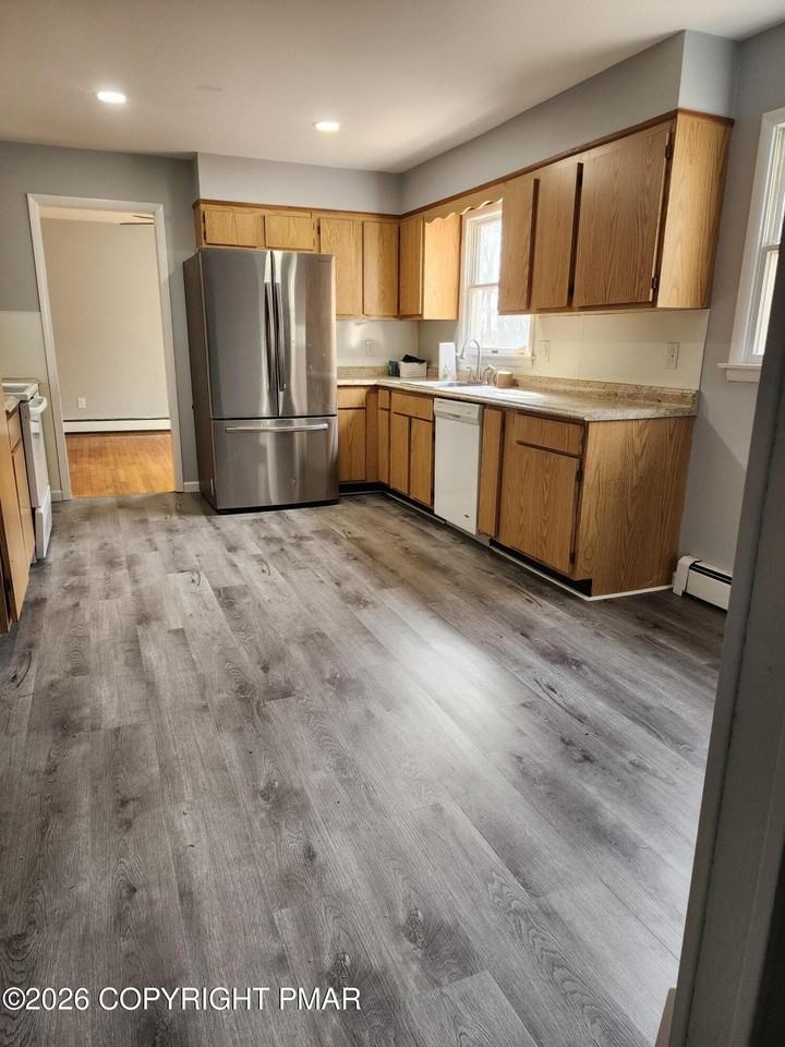 5239 Birchwood Dr - Photo 5 of 14