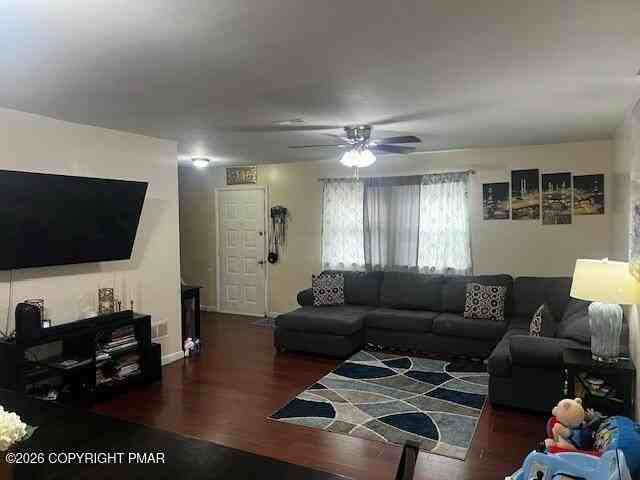 11 Spring Ln - Photo 2 of 10