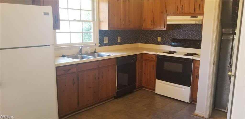 415 Bryan Ct - Photo 3 of 11