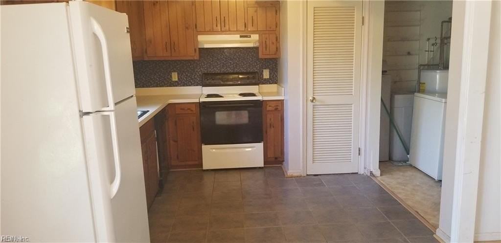 415 Bryan Ct - Photo 4 of 11