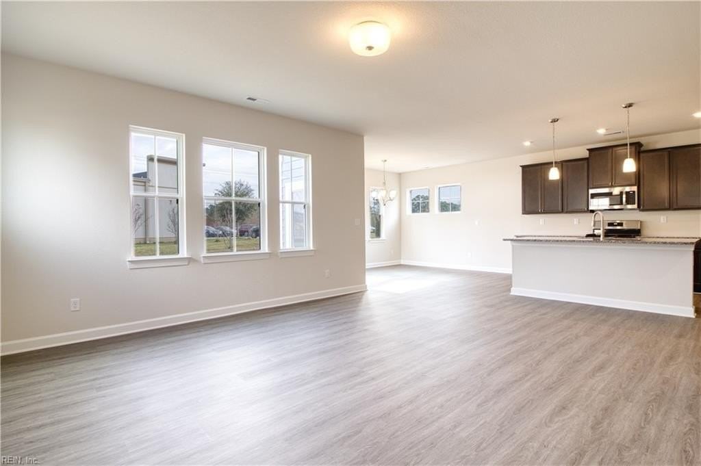 275 Mccormick Dr - Photo 2 of 35