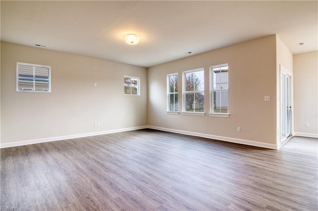 275 Mccormick Dr - Photo 3 of 35