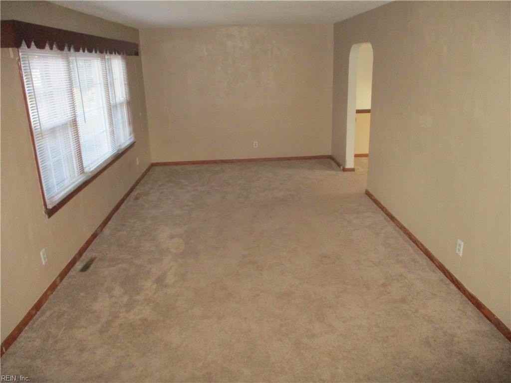 4601 Crown Point Ln - Photo 2 of 16