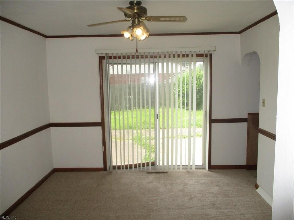 4601 Crown Point Ln - Photo 3 of 16