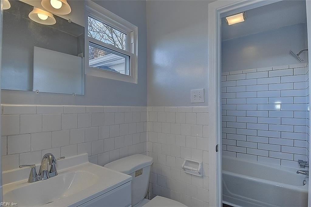 4908 Narragansett Ct - Photo 4 of 5