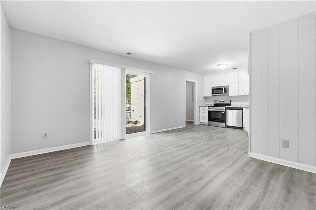 1261 Clydesdale Ln - Photo 5 of 34