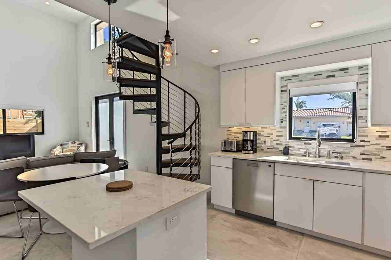 1955 Ne 4th St Apt 1 #Apt 1