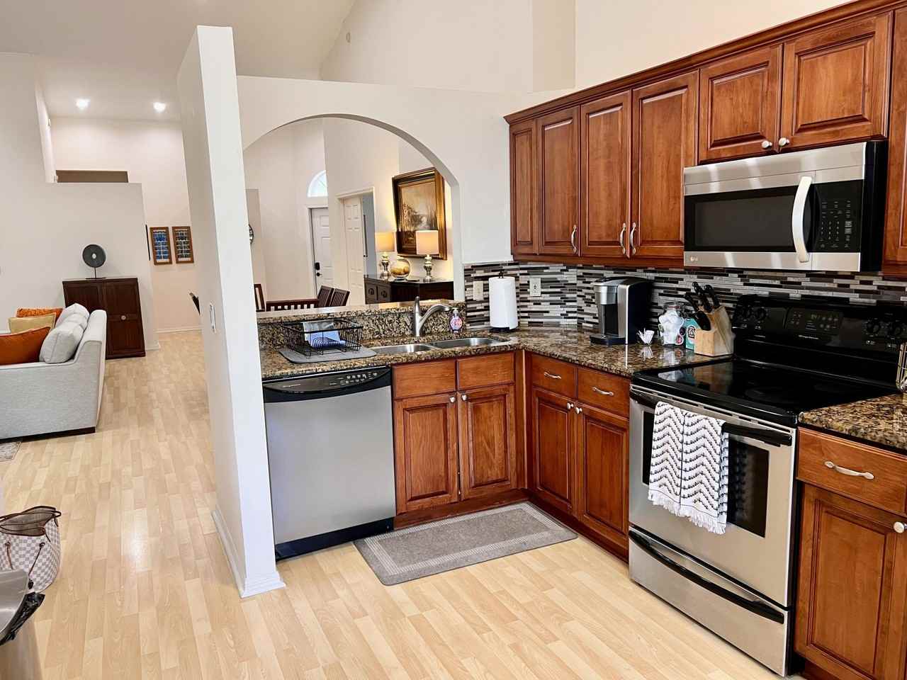 602 Sabal Palm Ln - Photo 5 of 25