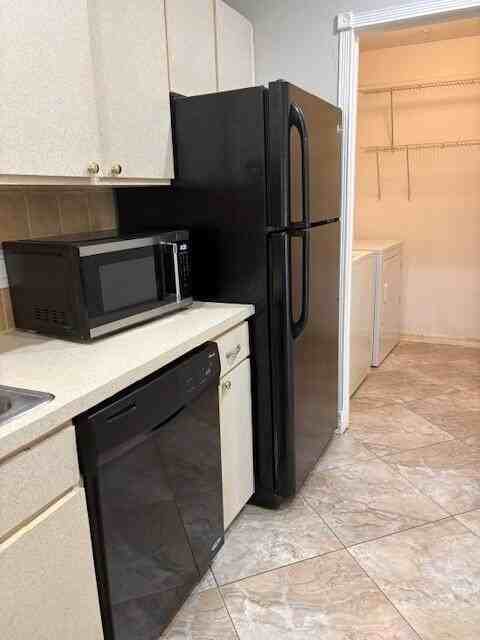 2303 N Congress Ave #15 - Photo 6 of 15