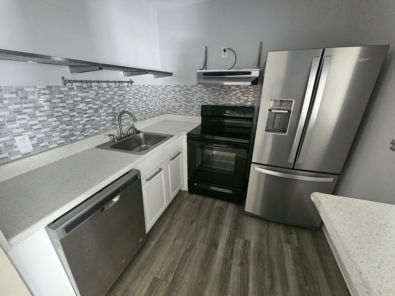 145 Sheffield H - Photo 4 of 9