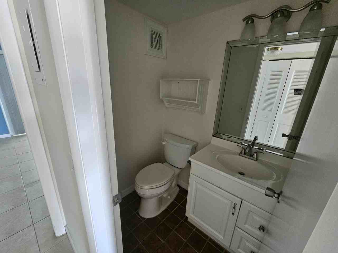 145 Sheffield F - Photo 7 of 8