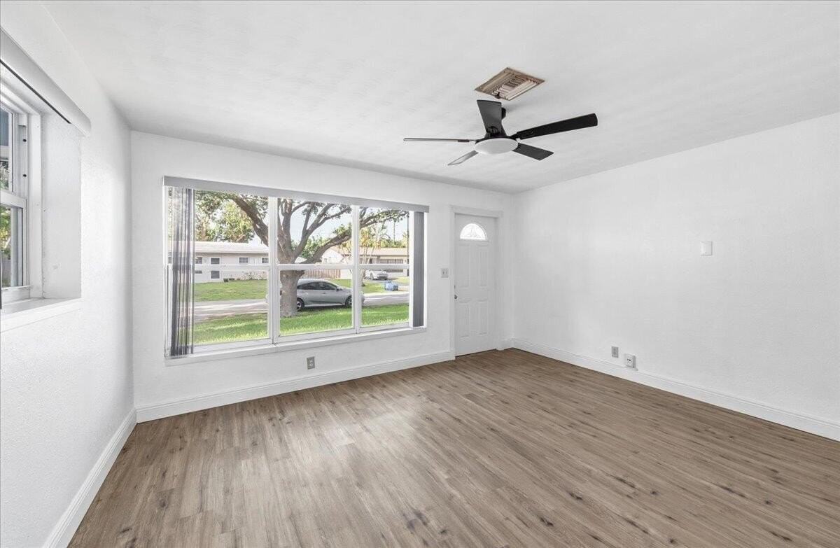 1510 Ne 32nd Pl - Photo 6 of 18