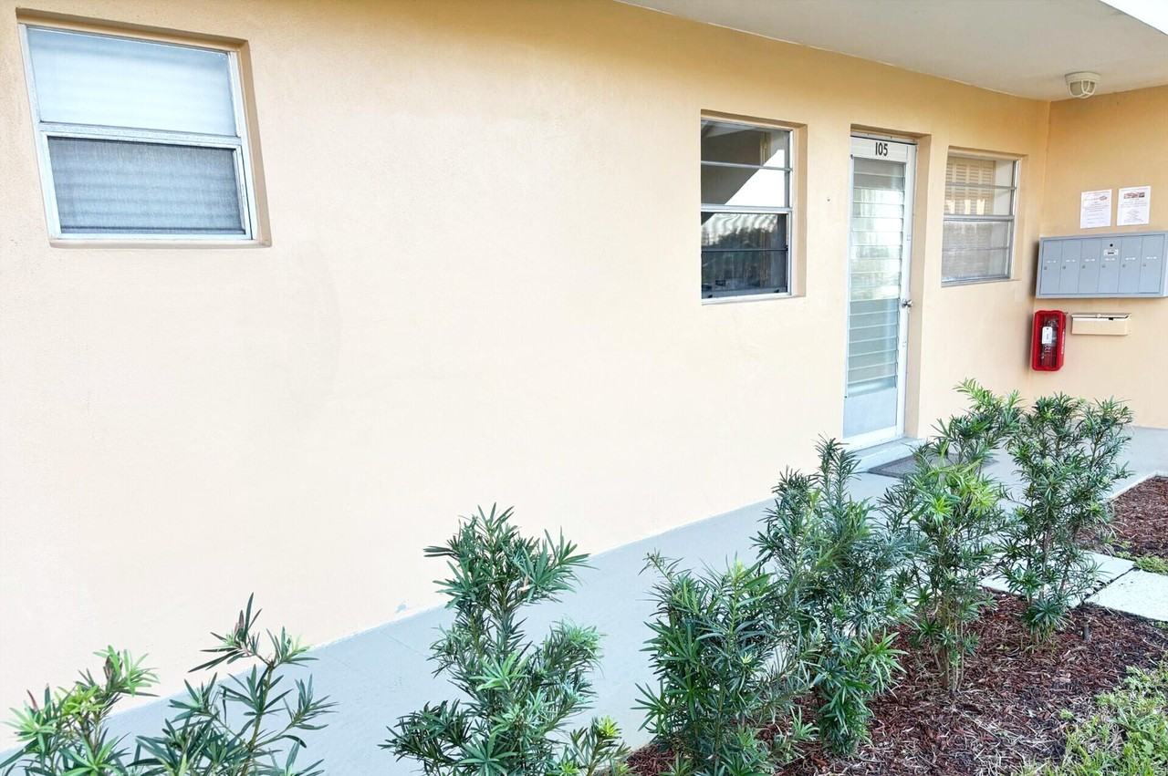 2182 Ne 1st Way #105 - Photo 2 of 20