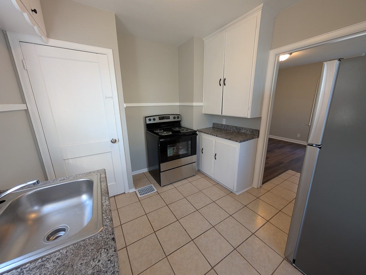 2077 Sw Lane St #1 - Photo 7 of 11