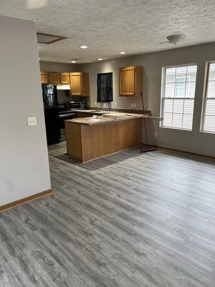 1013 N 7th St #1013A - Photo 2 of 10