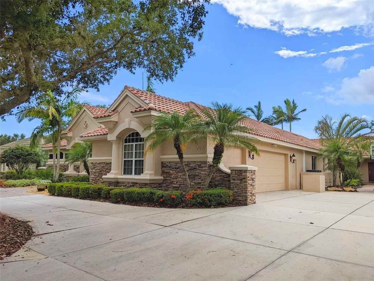 7460 Paurotis Ct - Photo 3 of 50