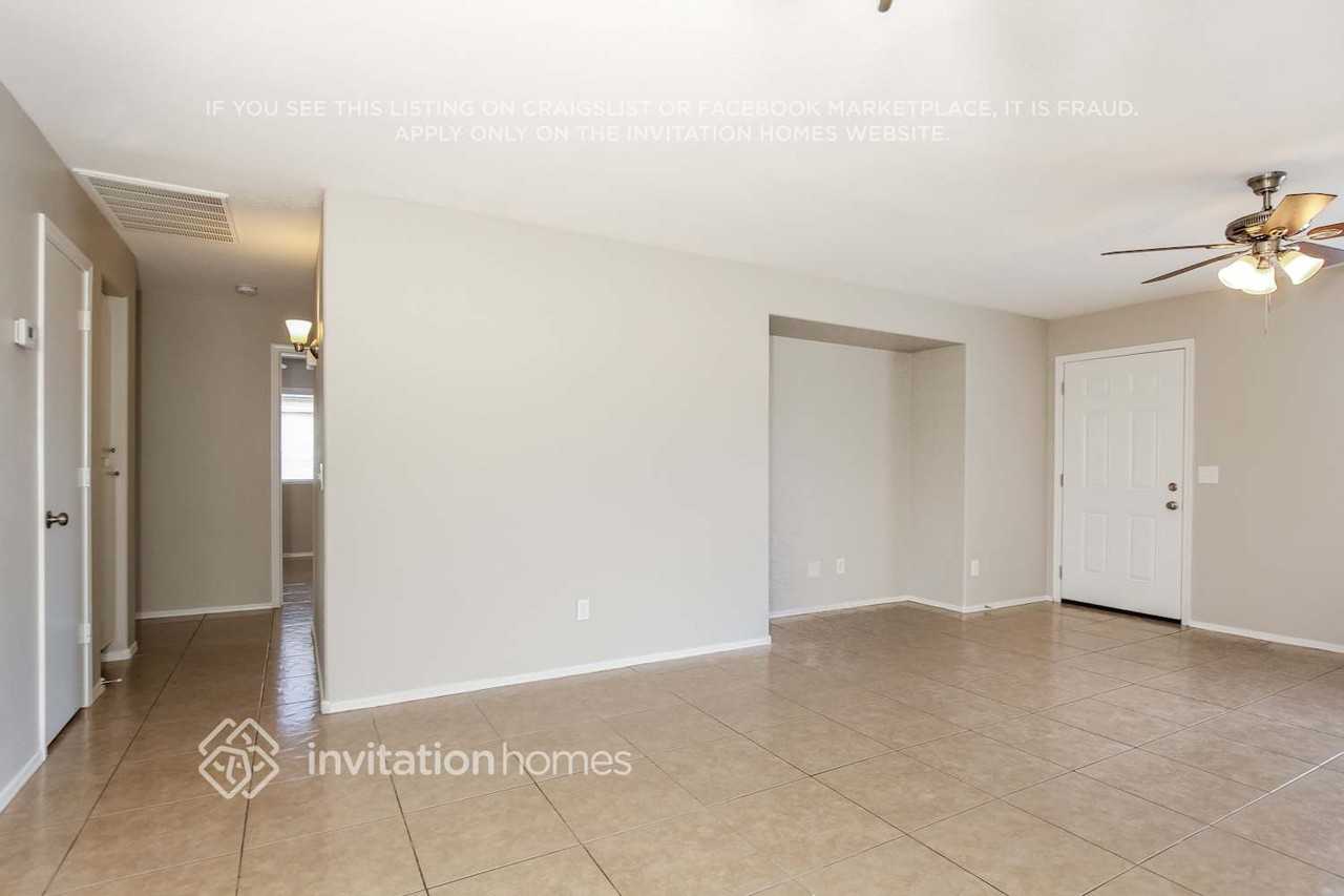 8610 W Eva St - Photo 3 of 16