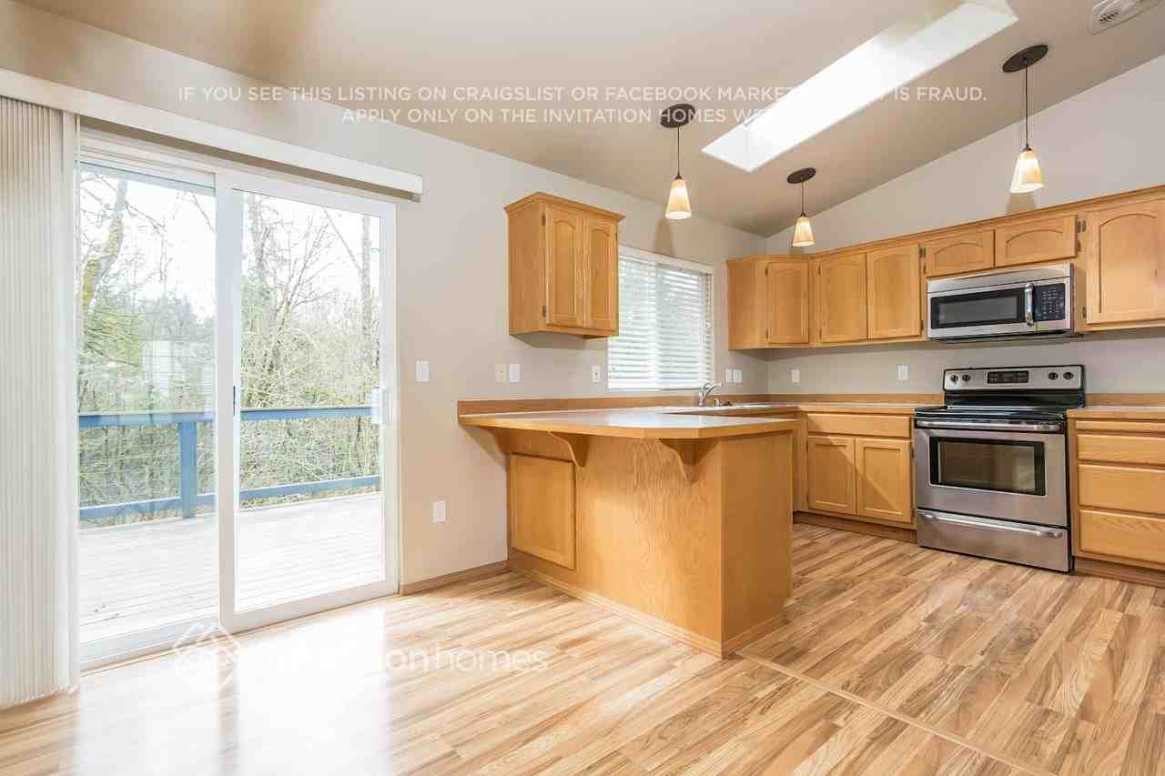 7400 46th Pl Ne - Photo 5 of 20