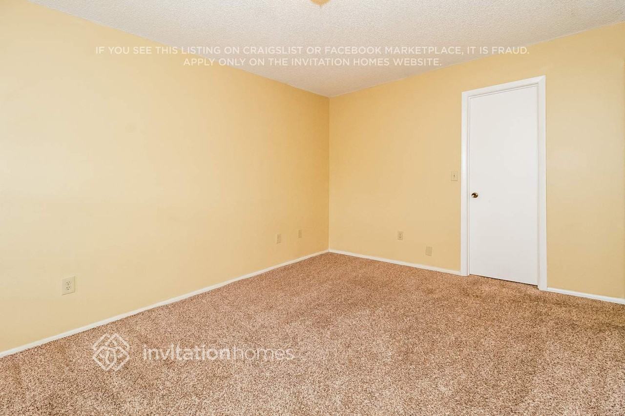 357 Amethyst Ct - Photo 4 of 11