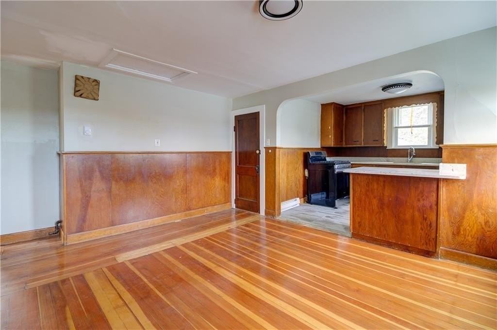 131 Washington Ave Unit 3 - Photo 7 of 16