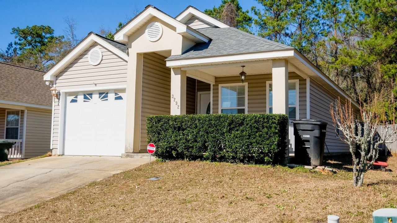 3292 Emerson Ln - Photo 3 of 22