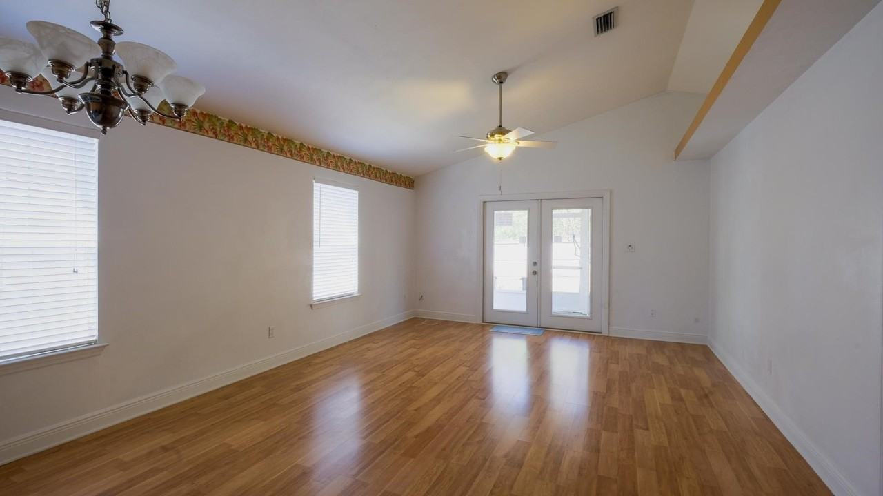 3292 Emerson Ln - Photo 7 of 22